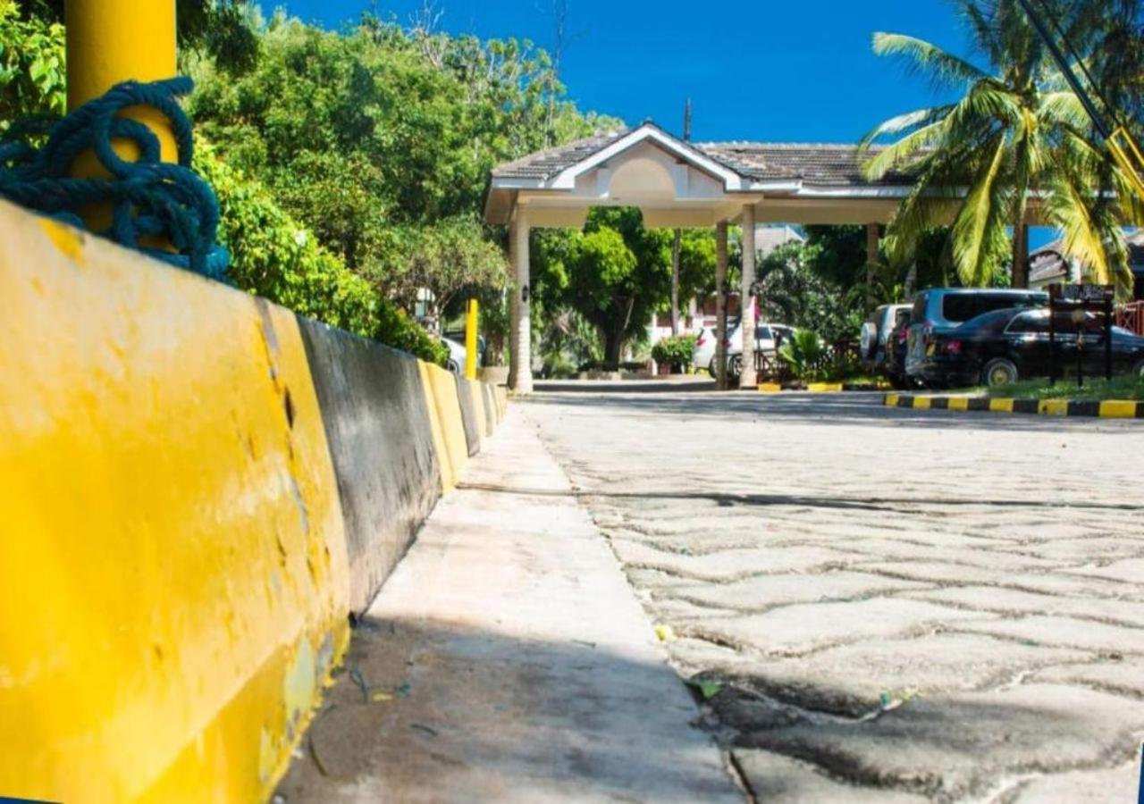 Watamu Adventist Beach Resort Exterior photo